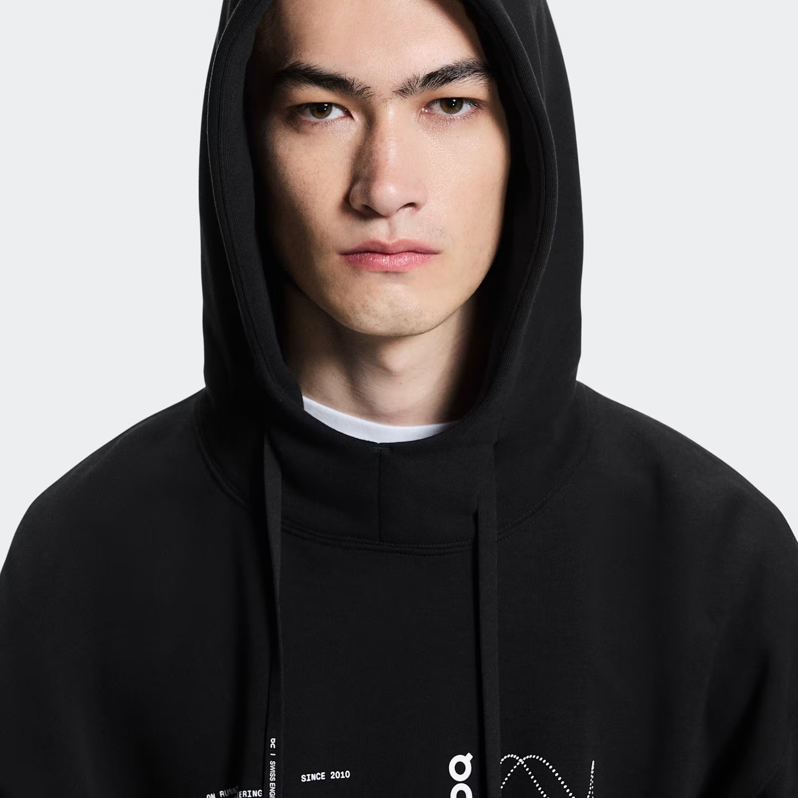 On Club Hoodie Avant Black