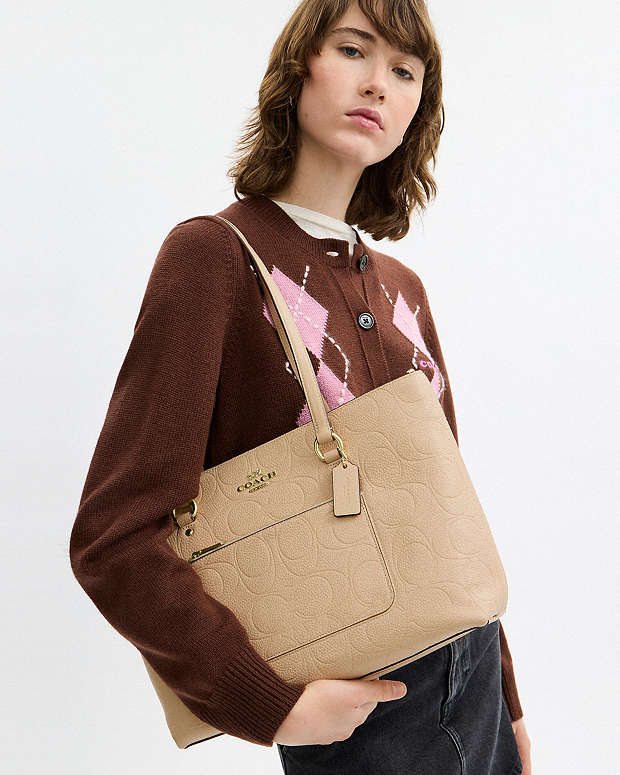 Station Tote Bag In Signature Leather Pebbled Leather-Im-Oat Pebbled Leather-Im-Oat
