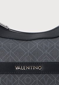 Valentino Special Chic Cross Body Bag Grigio