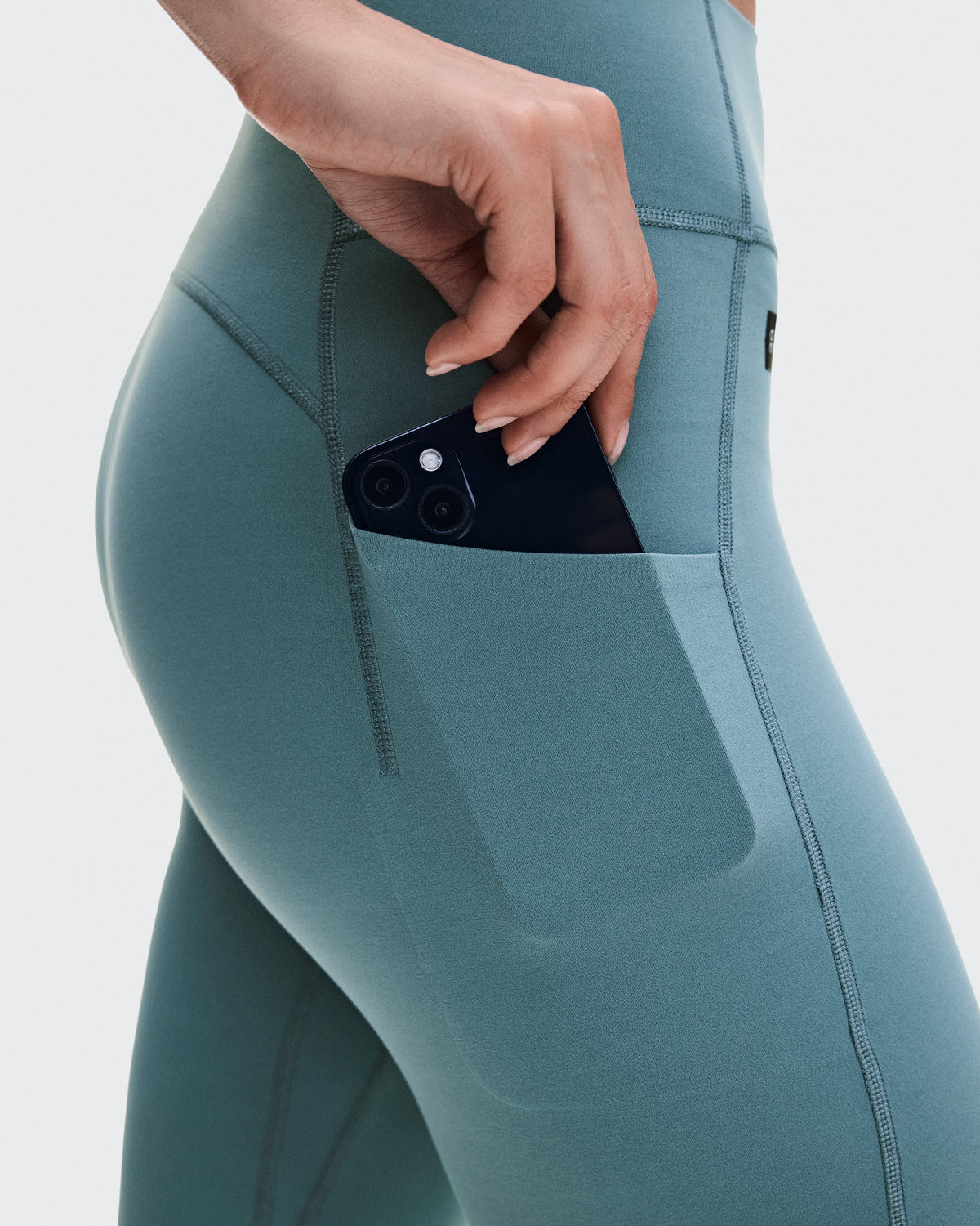 On Studio Flared Pants 32" Agave (Women'S)
