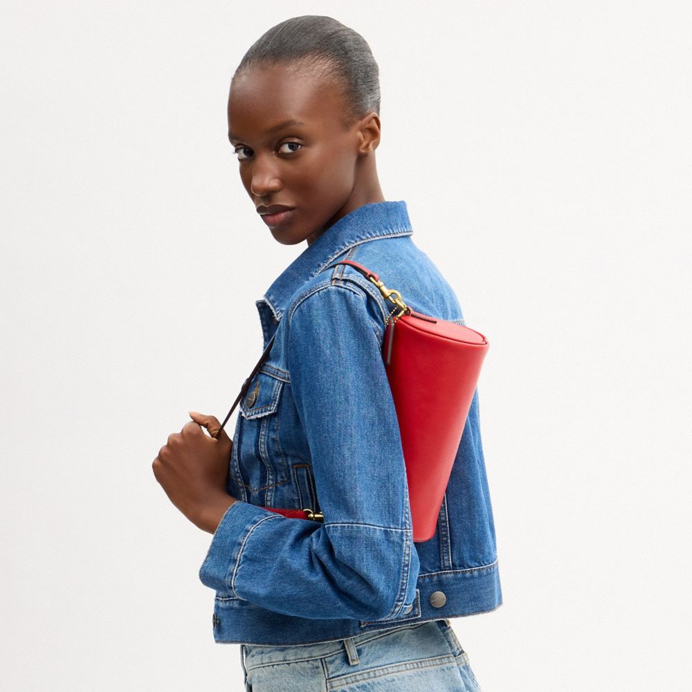 Coach Barrel Bag Brass/Scarlet