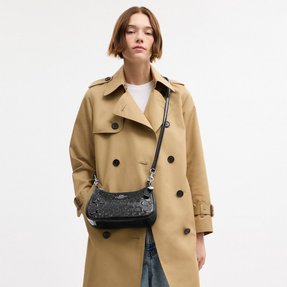 Coach Teri Shoulder Bag In Signature Leather With Heart Charm Silver