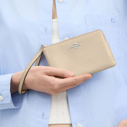 Coach Corner Zip Wristlet Silver/Ivory