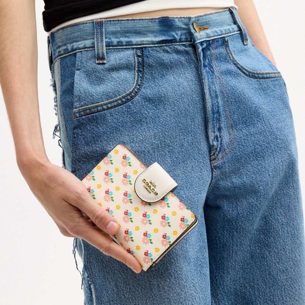 Coach Medium Corner Zip Wallet With Floral Print Gold/Chalk Multi