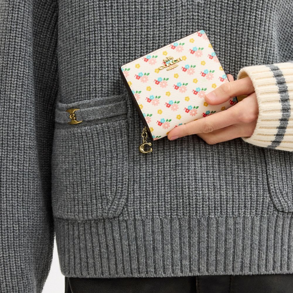 Coach Snap Wallet With Floral Print And Charm Gold/Chalk Multi