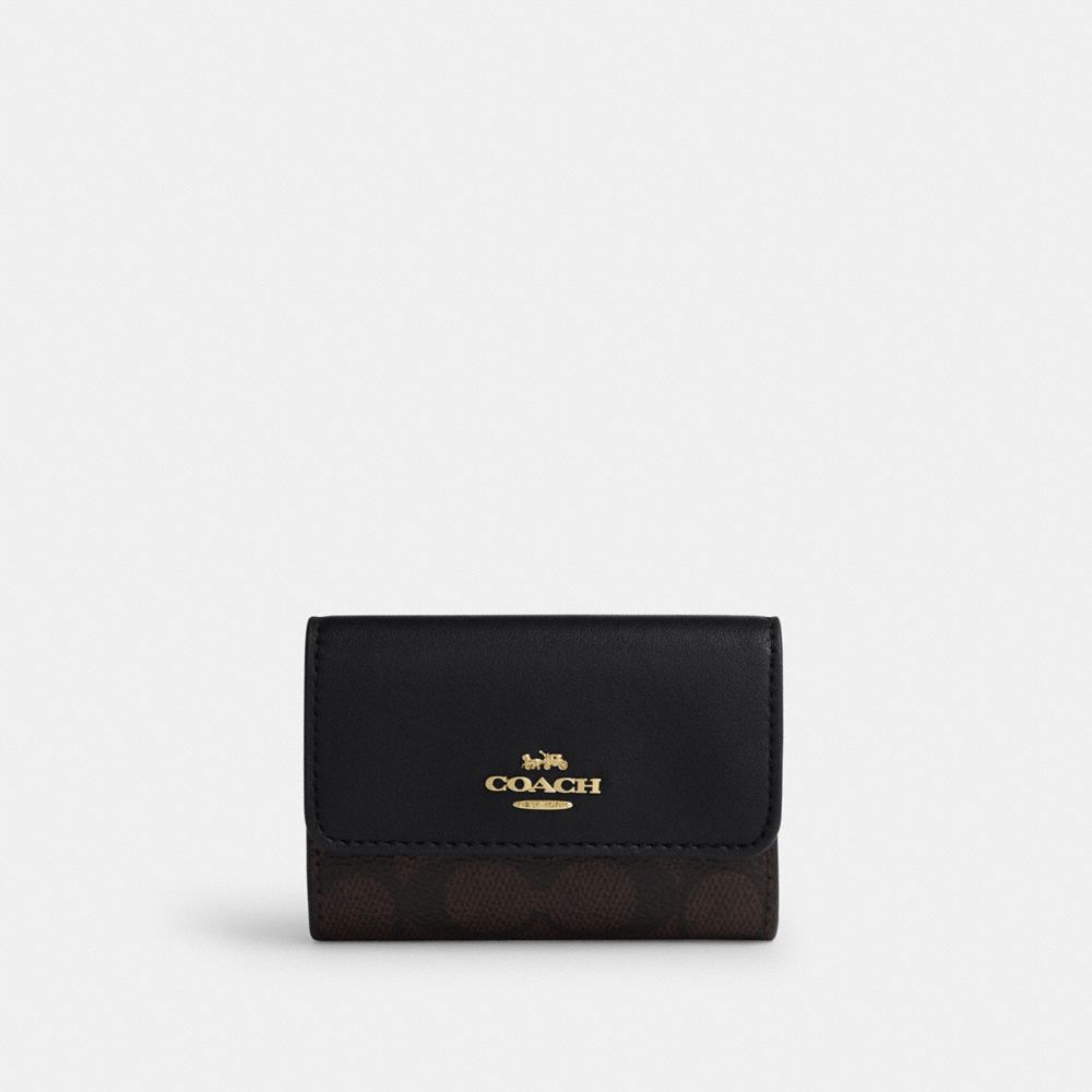 Coach Flap Card Case In Signature Canvas Gold/Walnut/Black
