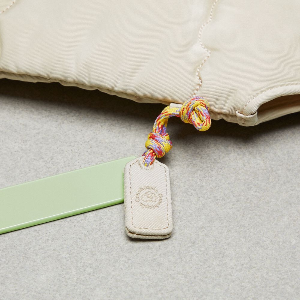 Coach Coachtopia Loop Flat Tote With Cloud Quilting Cloud