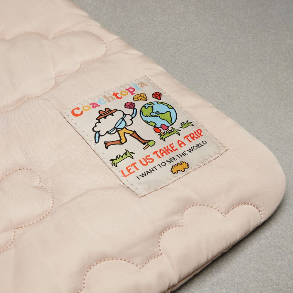 Coach Coachtopia Loop Flat Tote With Cloud Quilting Cloud