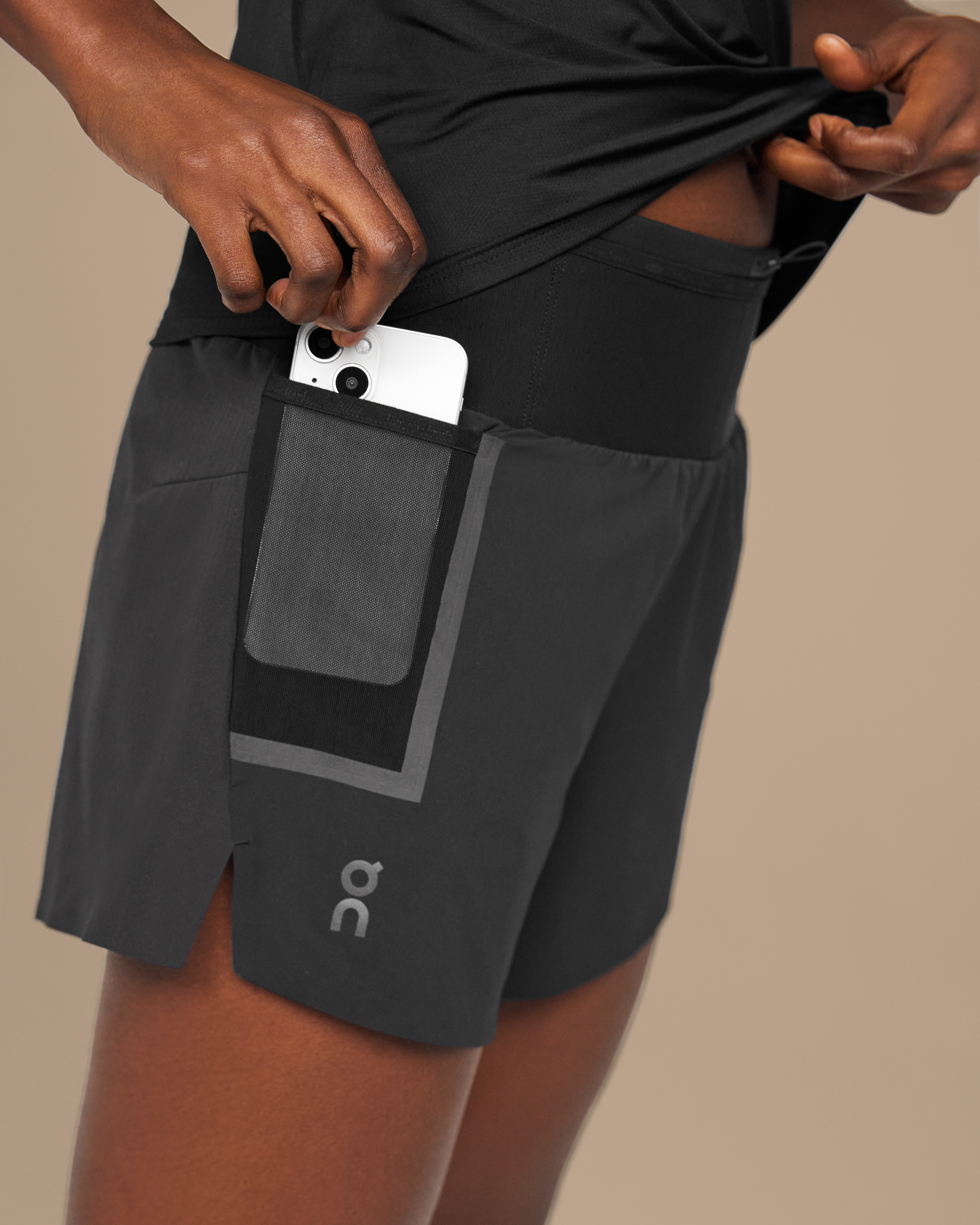 On Ultra Shorts Black (Women'S)