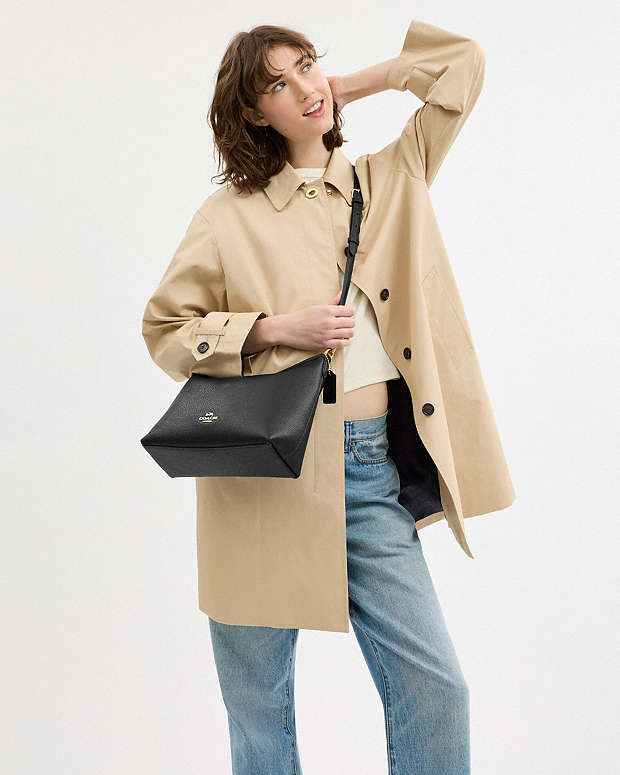 Laurel Shoulder Bag Pebbled Leather-Gold-Black Pebbled Leather-Gold-Black