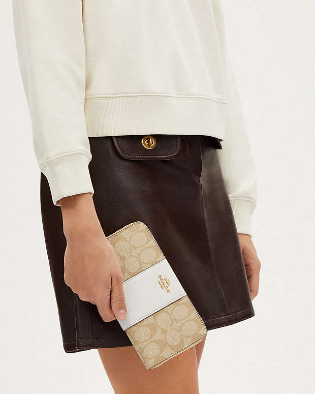 Long Zip Around Wallet In Signature Canvas With Stripe Signature Canvas-Gold-Light Khaki-Chalk Lt Saddle Signature Canvas-Gold-Light Khaki-Chalk Lt Saddle