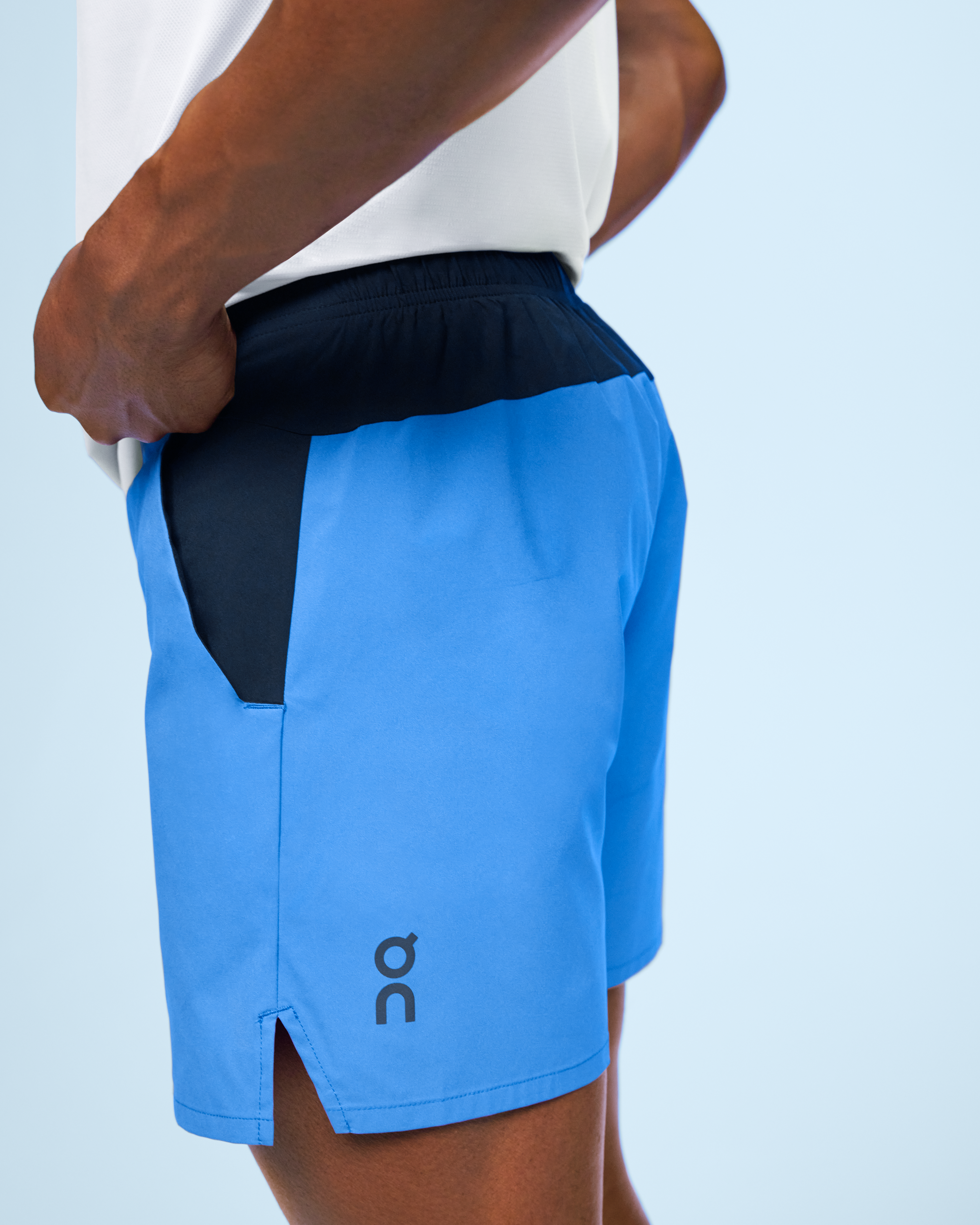 On Essential Shorts Cobalt | Black