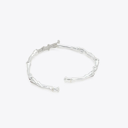 Tory Burch Curiosity Coral Necklace Light Silver / Crystal