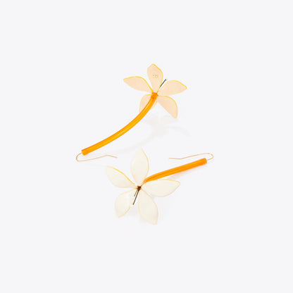 Tory Burch Curiosity Flower Earrings White