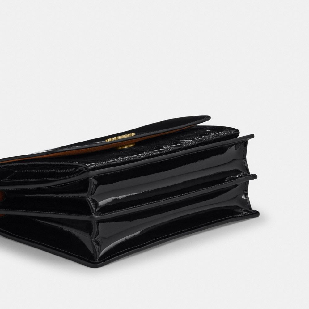 Klare Crossbody Bag In Signature Leather Novelty Leather-Gold-Black Novelty Leather-Gold-Black