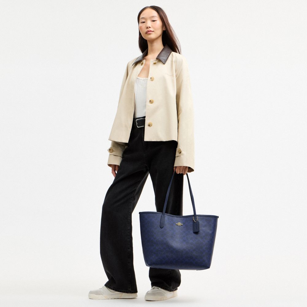 Coach City Tote Bag In Signature Canvas Gold/Navy