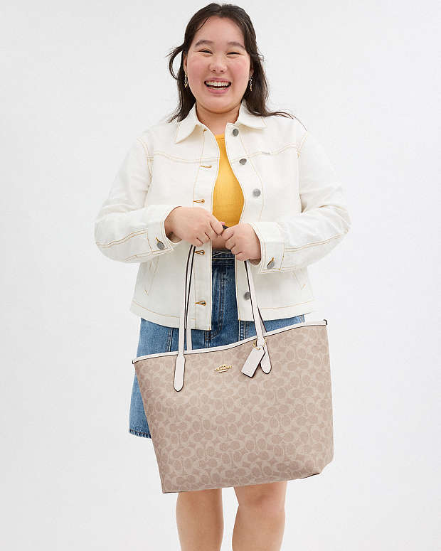City Tote Bag In Signature Canvas Signature Canvas-Gold-Sand-Chalk Signature Canvas-Gold-Sand-Chalk