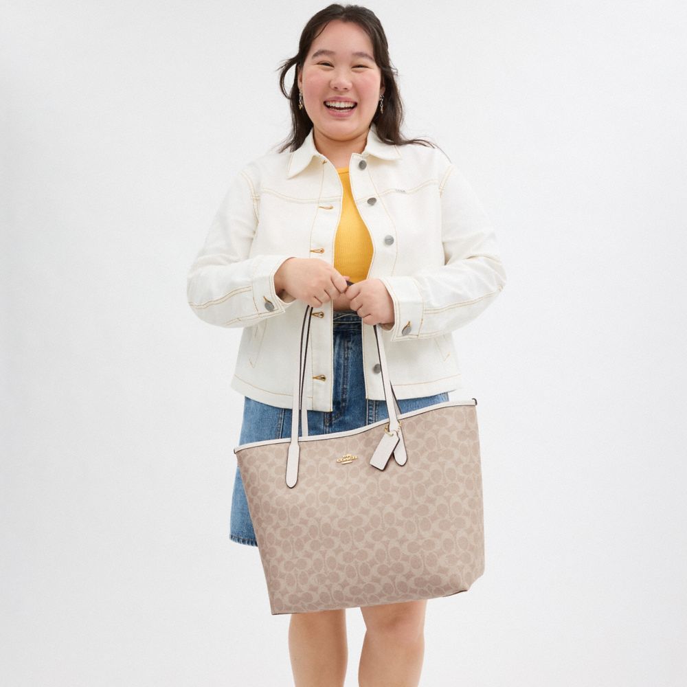 City Tote Bag In Signature Canvas Signature Canvas-Gold-Sand-Chalk Signature Canvas-Gold-Sand-Chalk