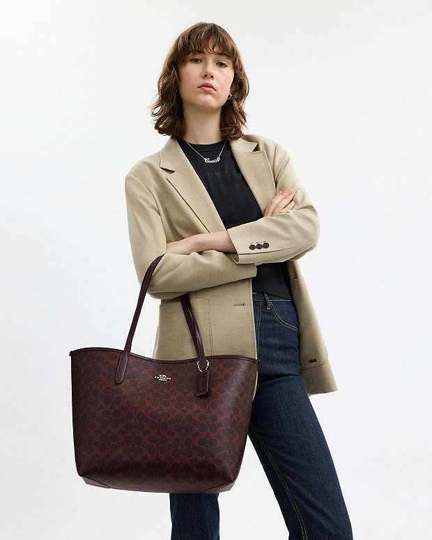 City Tote Bag In Signature Canvas Signature Canvas-Im-Black Currant Signature Canvas-Im-Black Currant