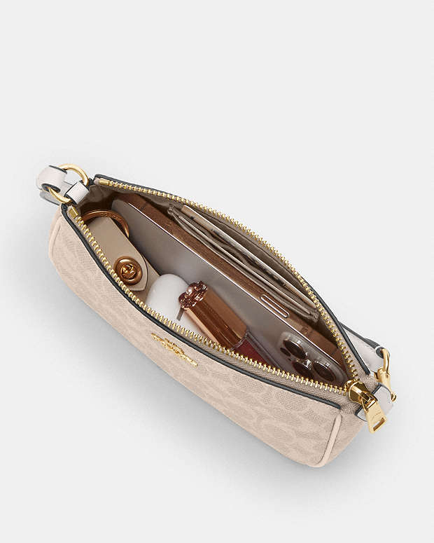 【COACH】Nolita 19 Signature Canvas/Sand Chalk Nolita 19 In Signature Canvas SAND/CHALK