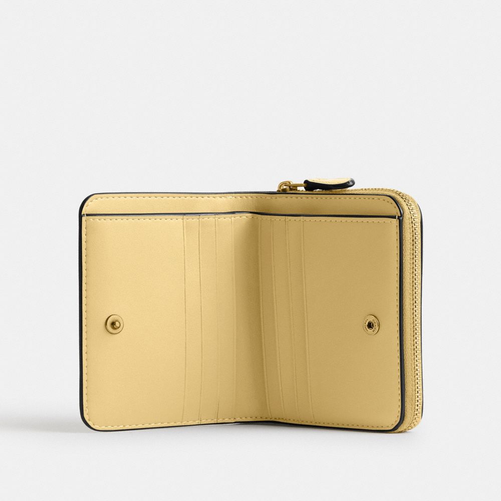 Coach New York Billfold Wallet Brass Vanilla