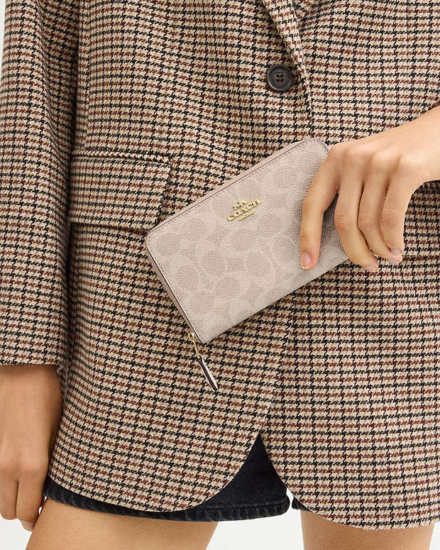 Medium Id Zip Wallet In Signature Canvas Signature Canvas-Gold-Sand-Chalk Signature Canvas-Gold-Sand-Chalk