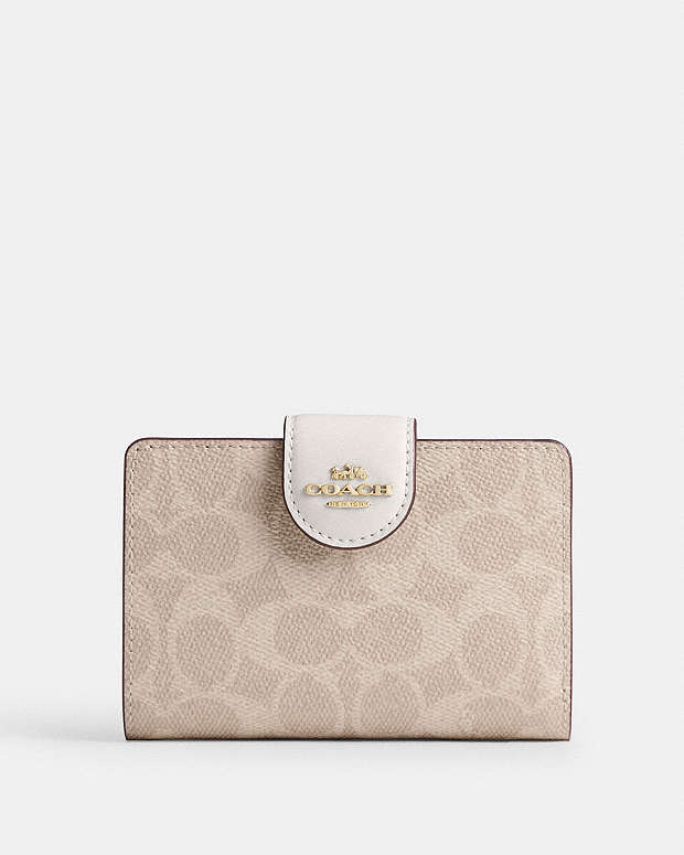 Medium Corner Zip Wallet In Signature Canvas Signature Canvas-Gold-Sand-Chalk Signature Canvas-Gold-Sand-Chalk