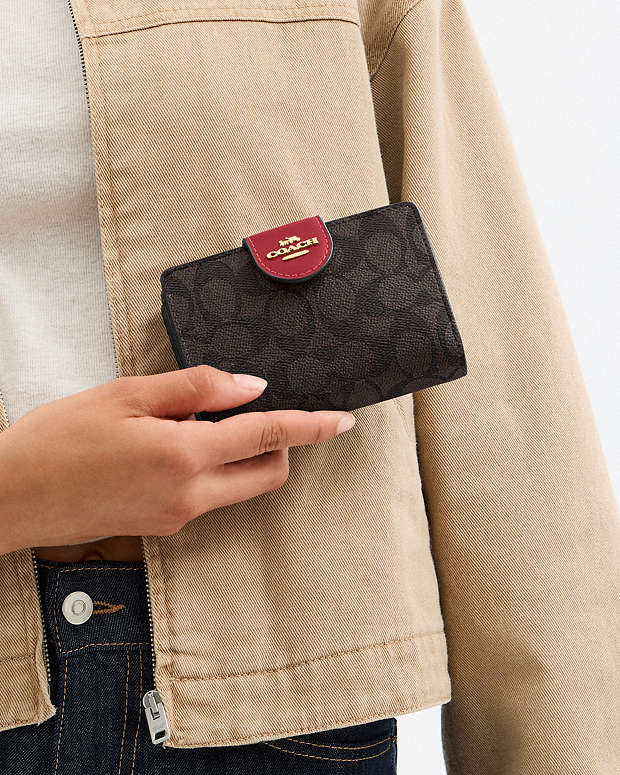 Medium Corner Zip Wallet In Signature Canvas Signature Canvas-Im-Walnut-True Red Signature Canvas-Im-Walnut-True Red