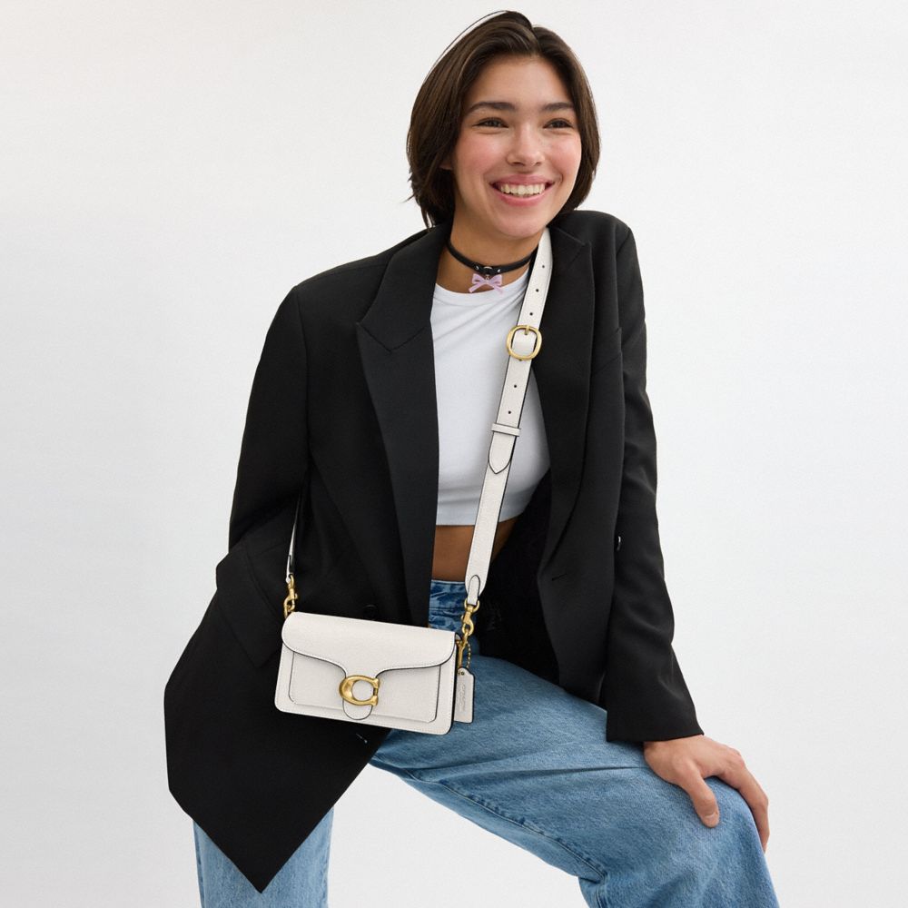 Tabby Shoulder Bag 20 Polished Pebble Leather-Brass-Chalk Polished Pebble Leather-Brass-Chalk