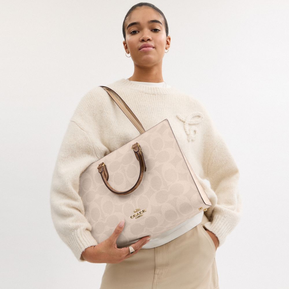 Maggie Tote Bag In Blocked Signature Canvas Signature Canvas-Gold-Sand-Tan Signature Canvas-Gold-Sand-Tan