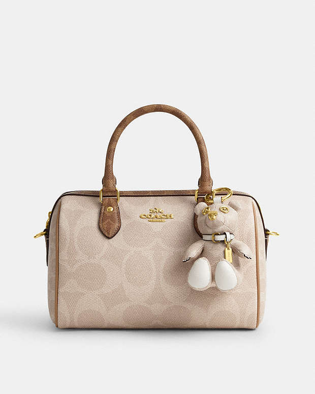 ショルダーバッグ・ポシェット COACH Collectible Bear Bag Charm In Signature Canvas  CZ195 COACH® Outlet | Collectible Bear Bag Charm In Signature Canvas