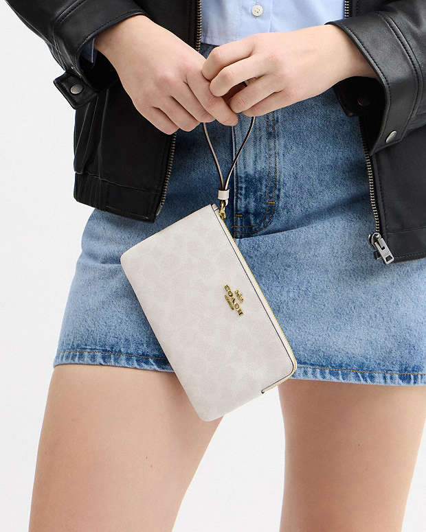 Large Corner Zip Wristlet In Signature Canvas Signature Canvas-Gold-White-Chalk Signature Canvas-Gold-White-Chalk