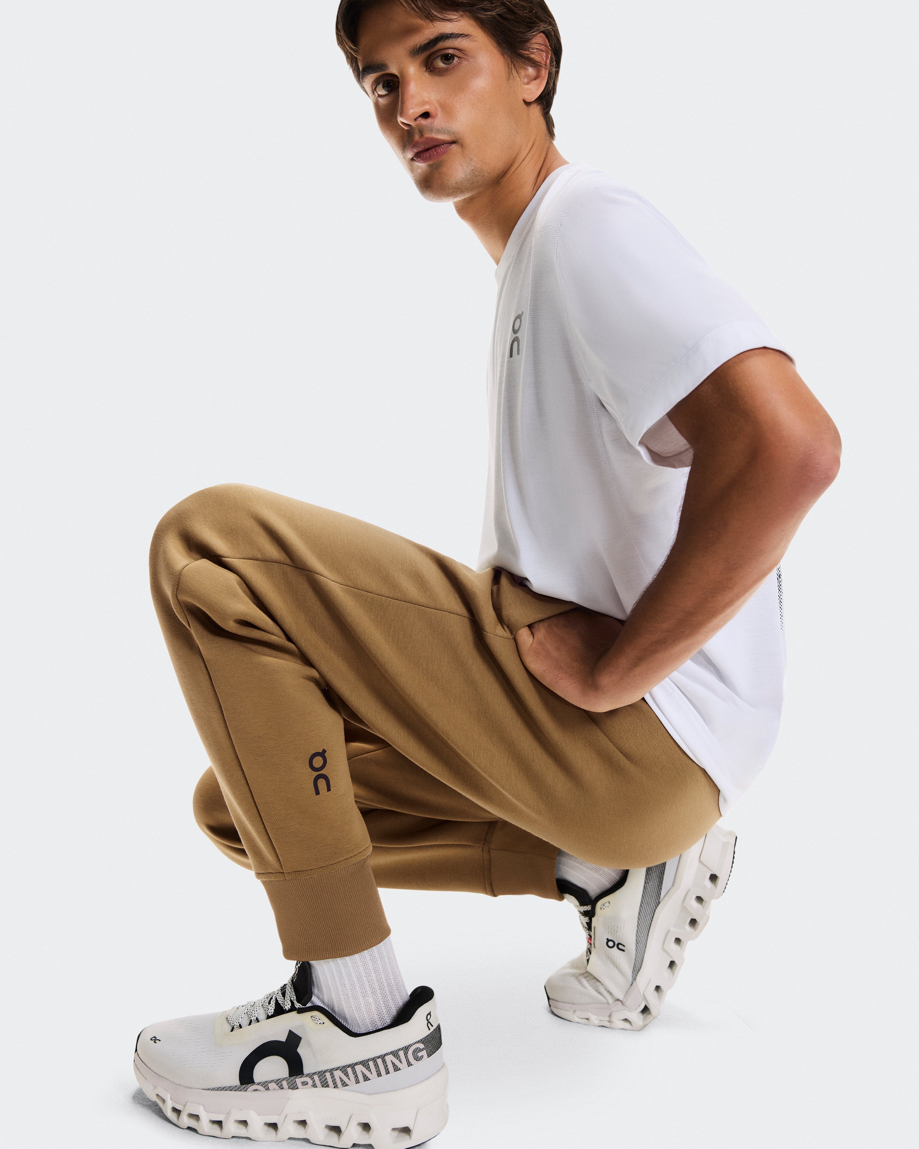 On Focus Tech Sweatpants Nutmeg
