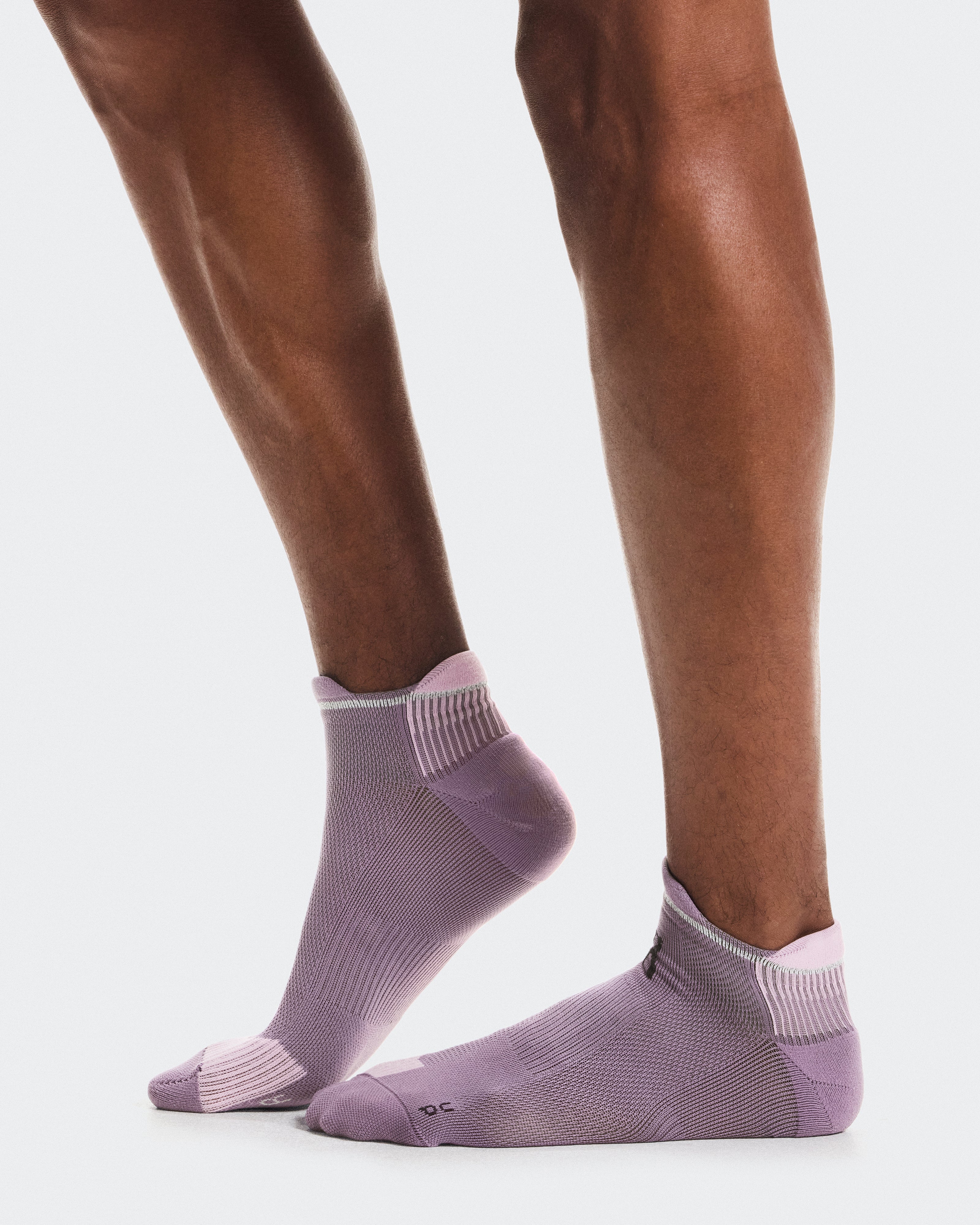 On Performance Run Sock Low Dewberry | Sakura