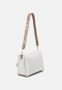 Valentino Alexia Cross Body Bag Bianc/Cuoi