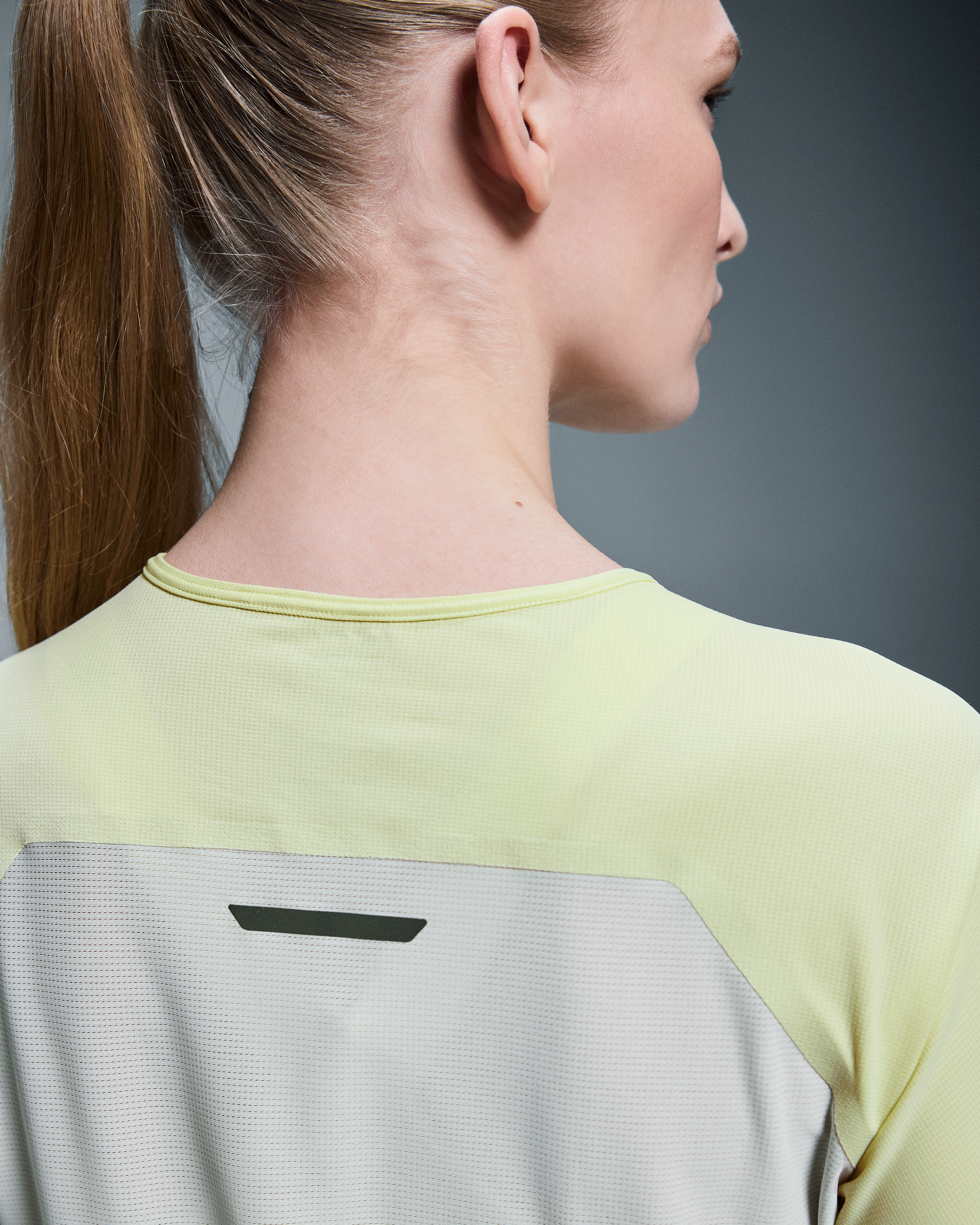 on performance-t Hay | Glacier (Women's)