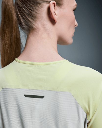 on performance-t Hay | Glacier (Women's)