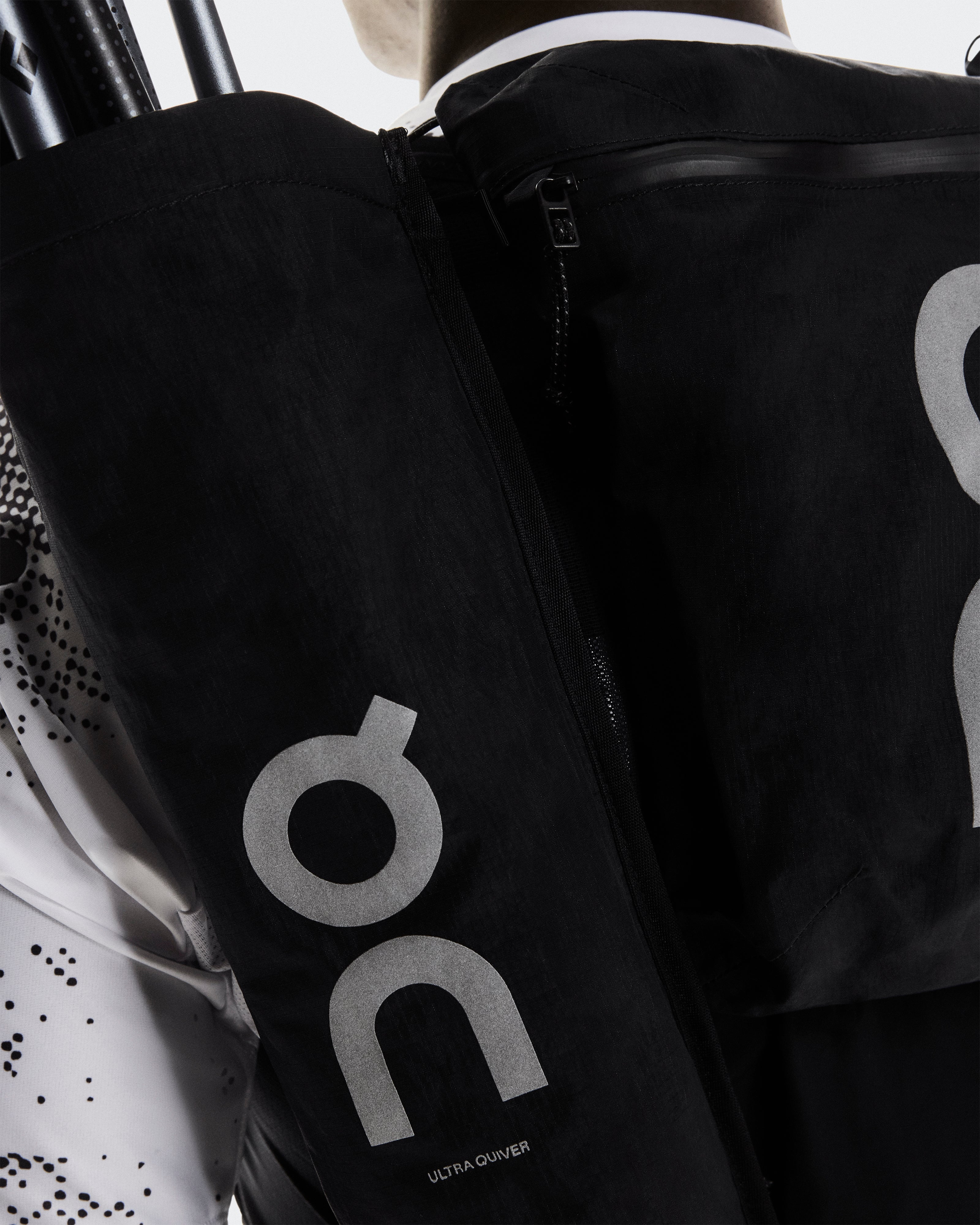 On Ultra Quiver Black