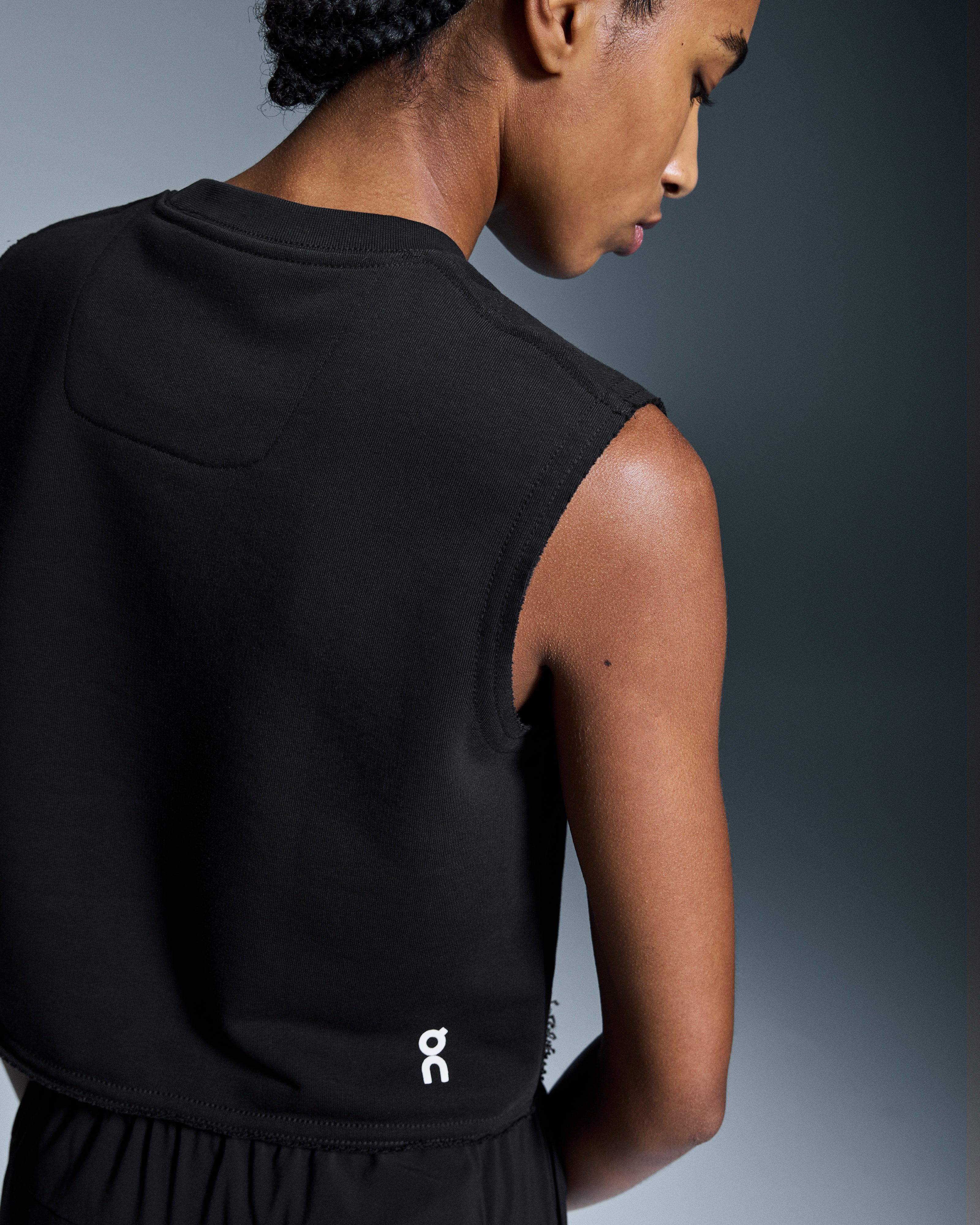 On Club Crew Crop Black (Women's)