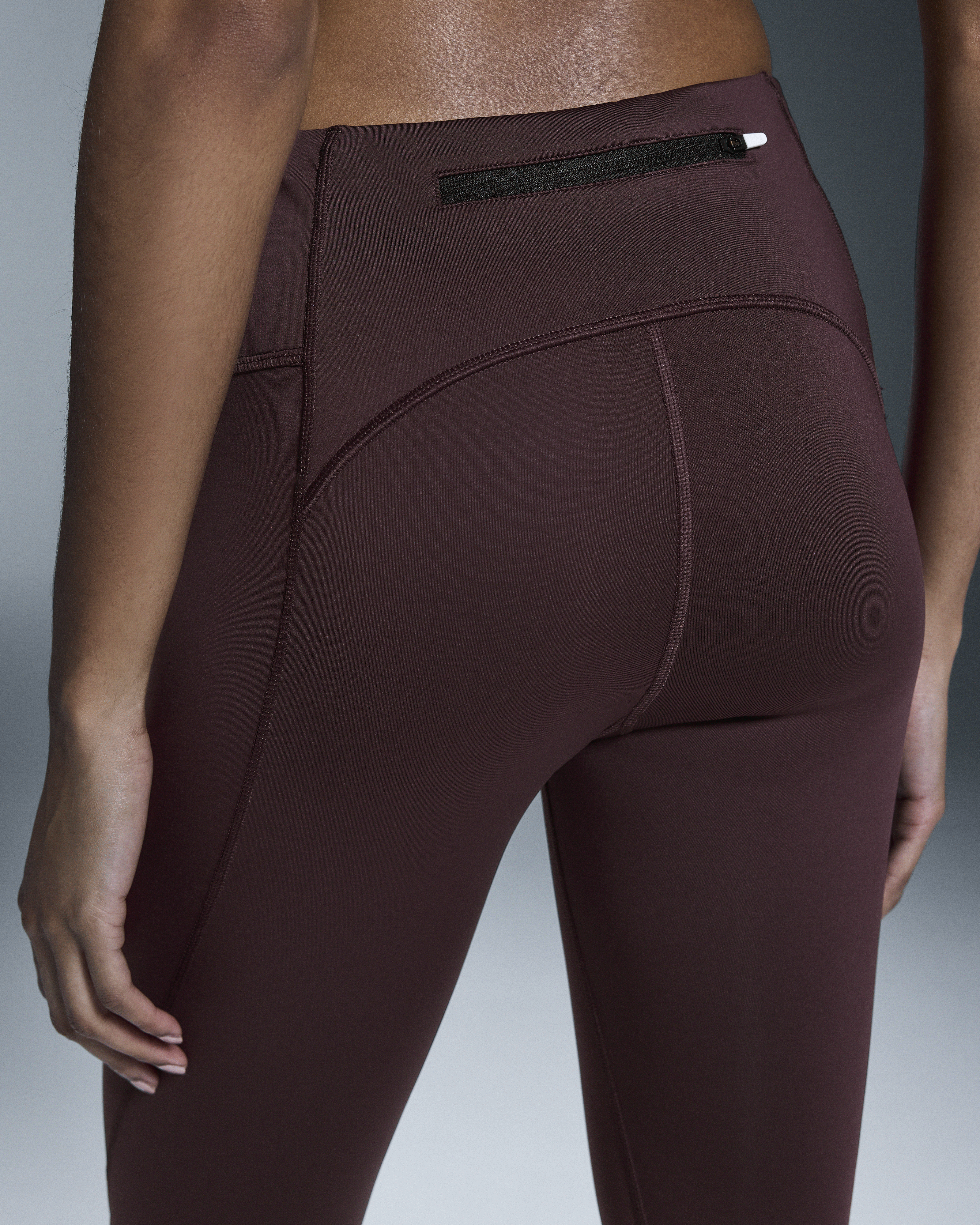 on performance tights 7/8 Mulberry (Women's)