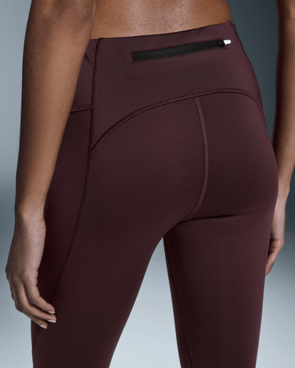 on performance tights 7/8 Mulberry (Women's)