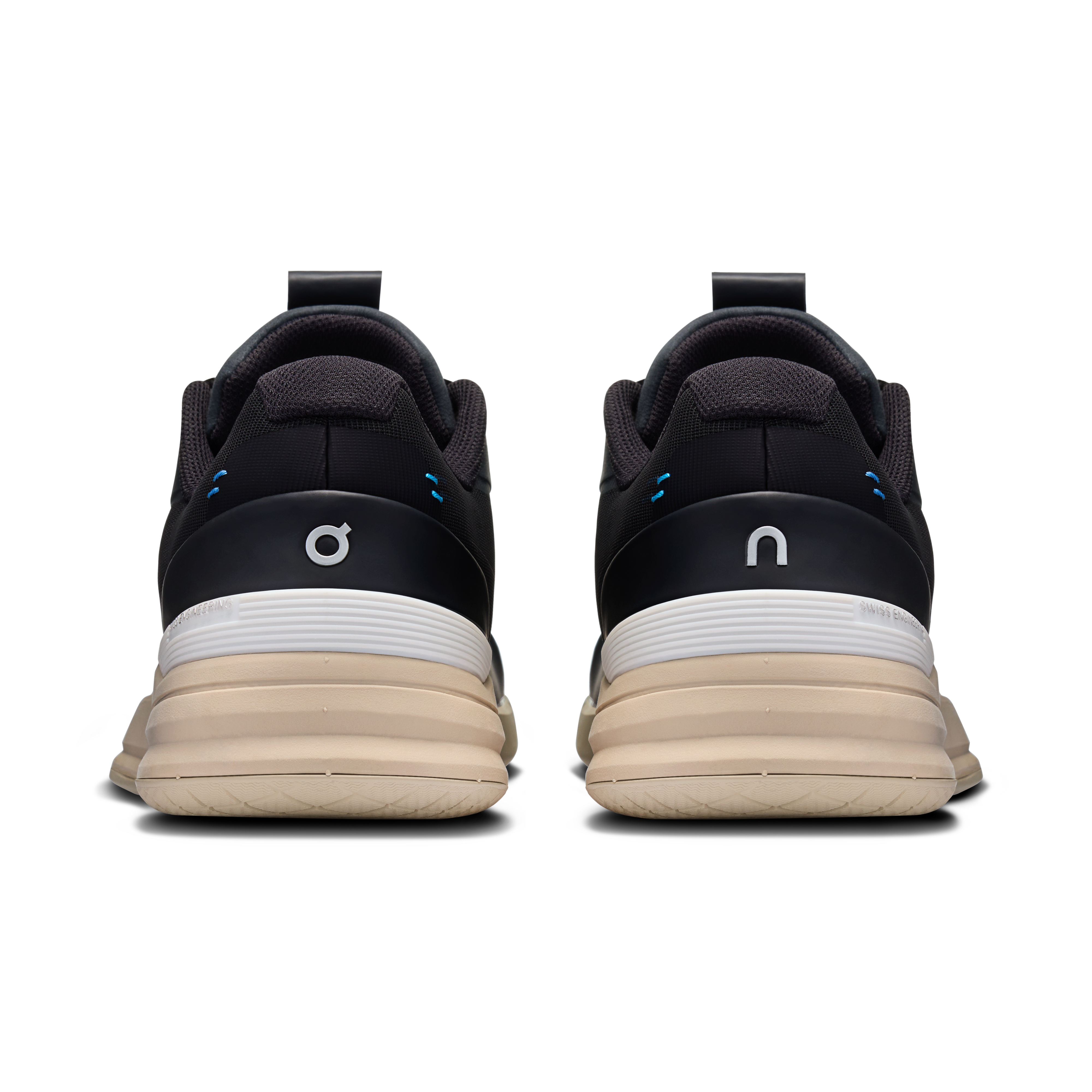 On The Roger Pro Black Sand