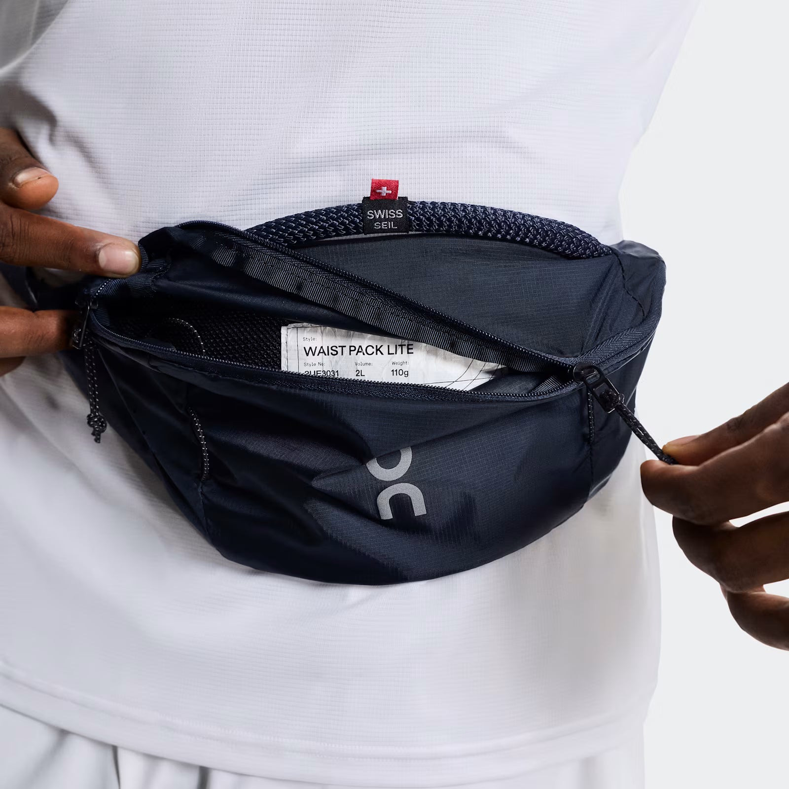 On Waist Pack 2L Lite Navy