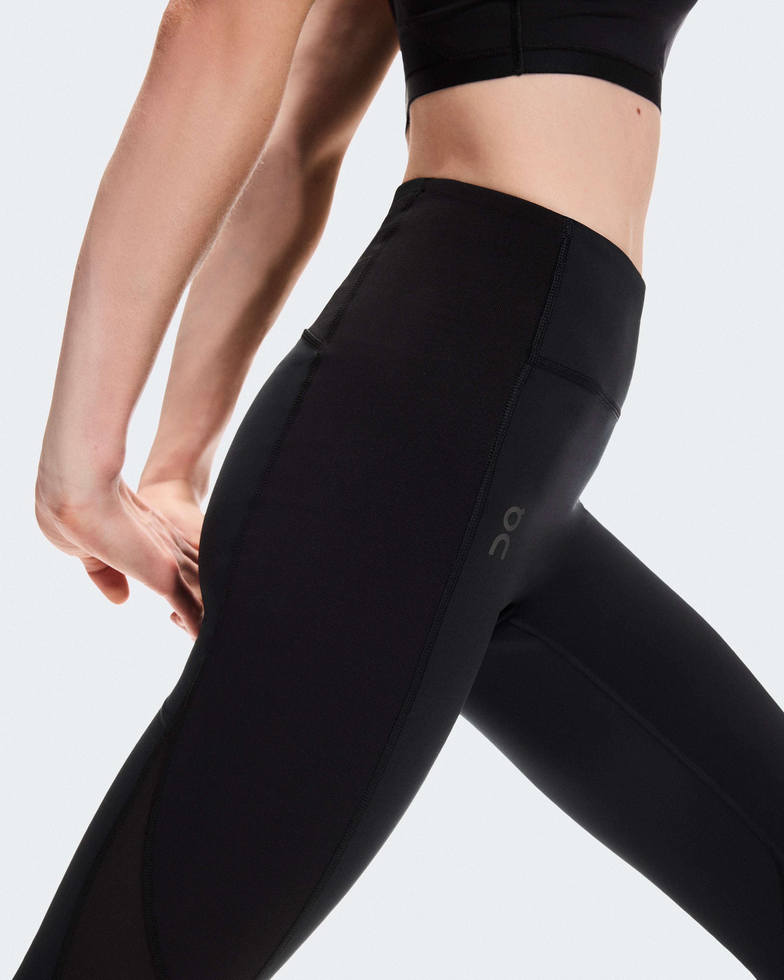 On Train Volt Tights 7/8 Black (Women'S)