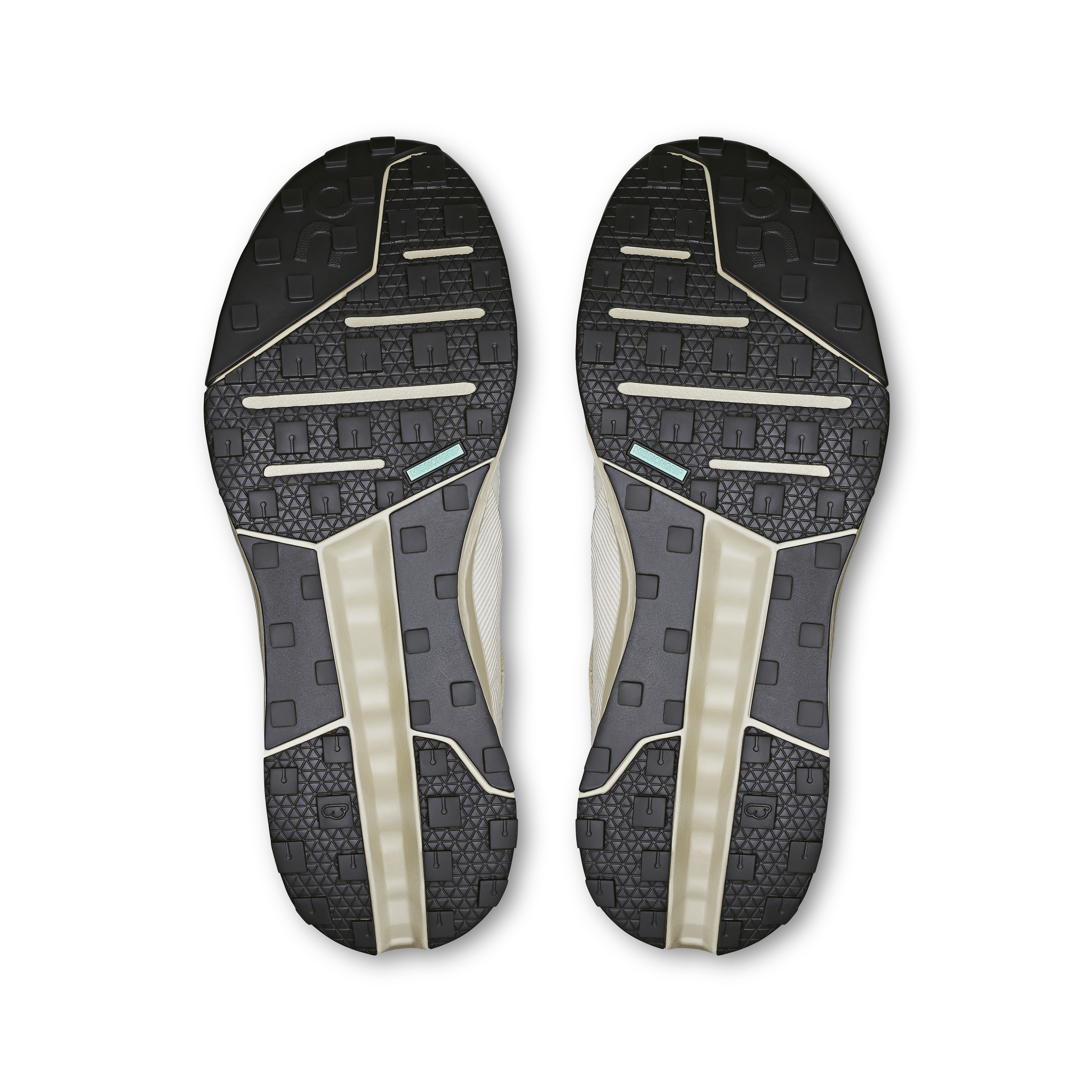 on running cloudhorizon running waterproof ghost ivory