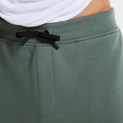 On Focus Tech Shorts Olive
