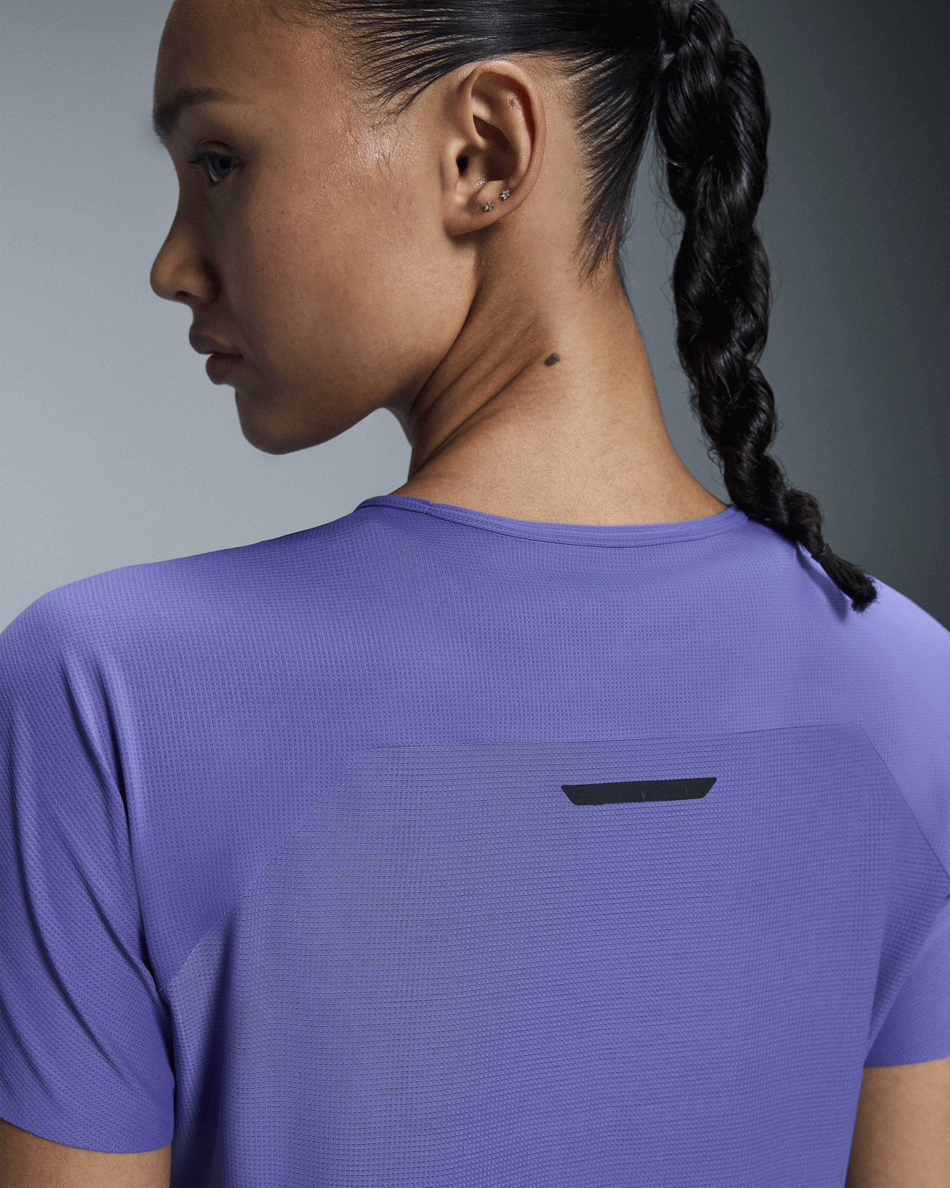 on performance-t Iris (Women's)