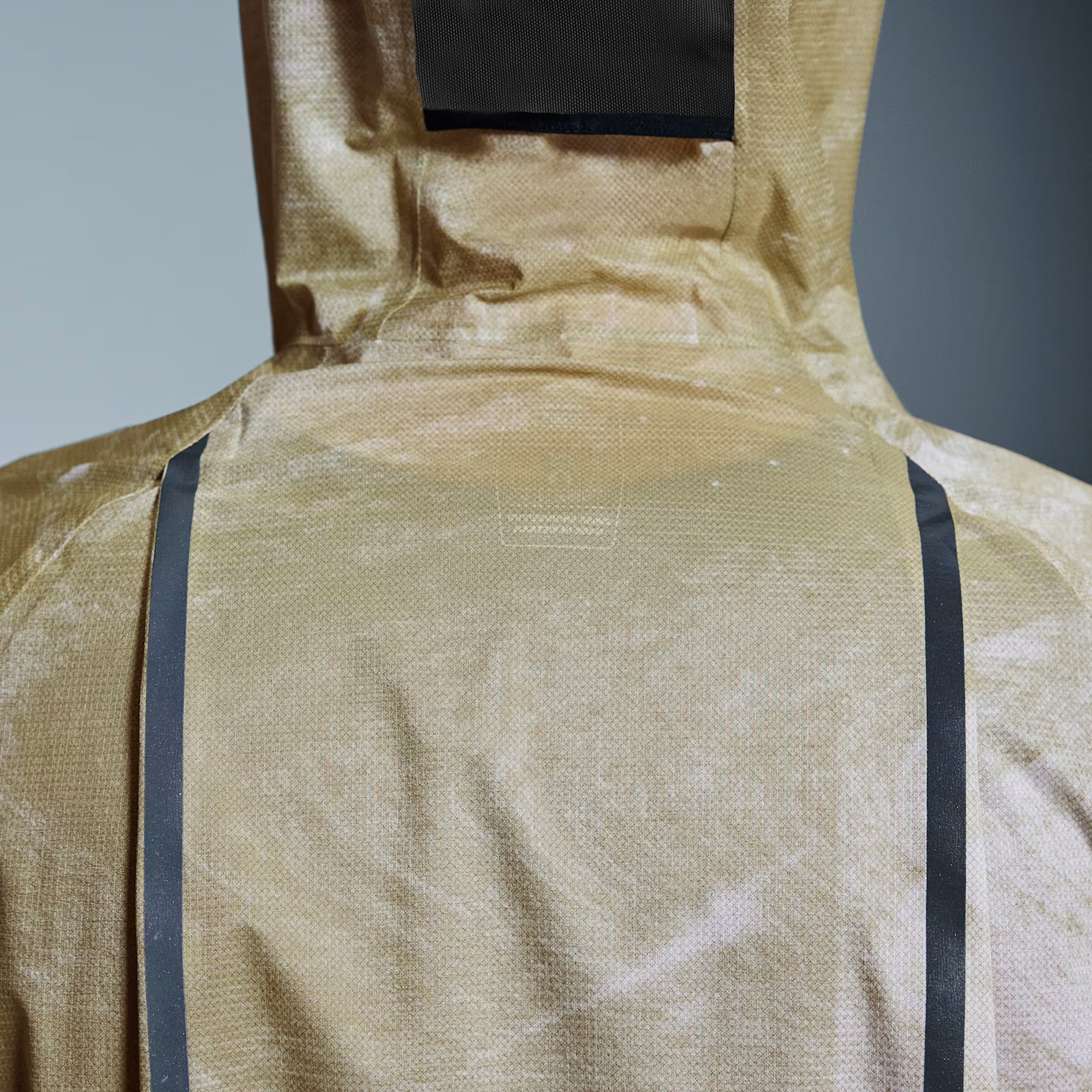 On Ultra Jacket White | Caper