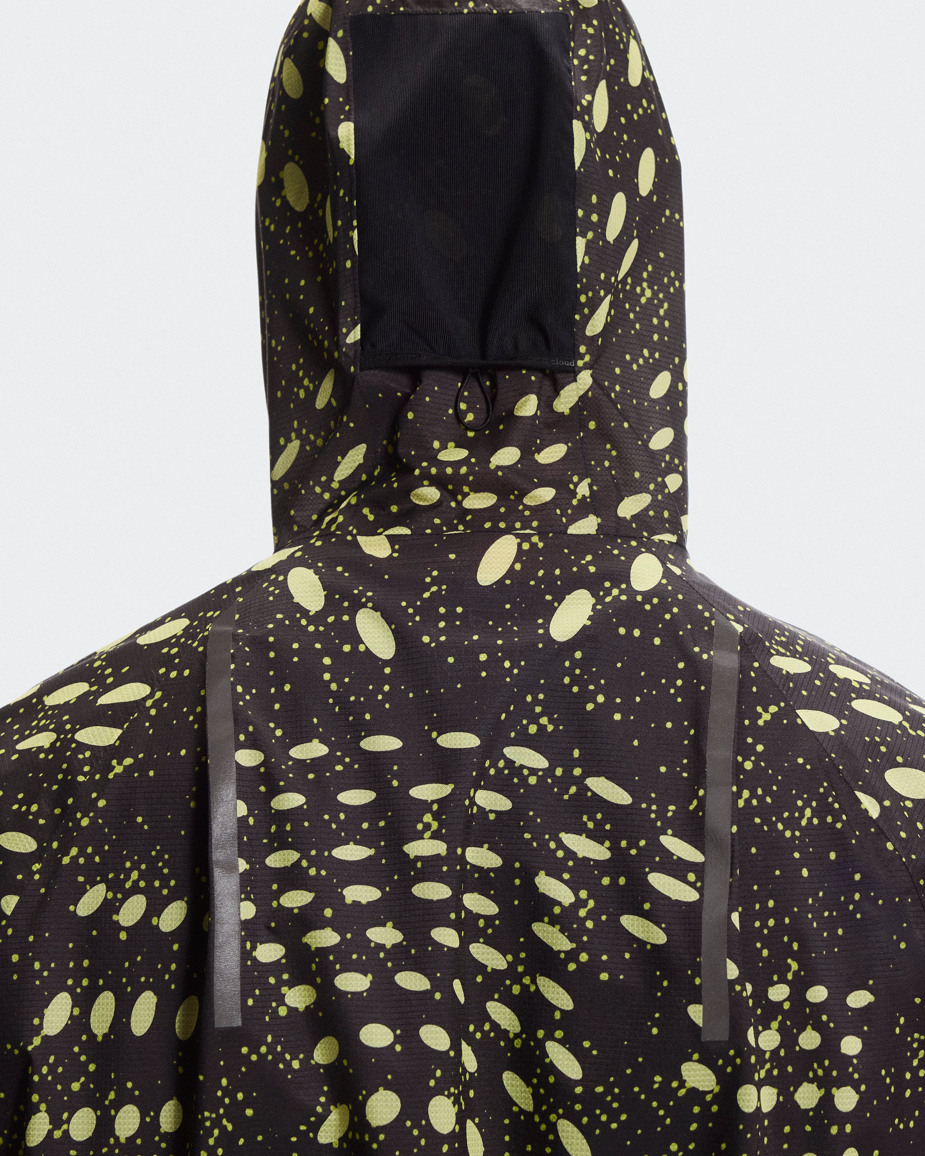 On Ultra Jacket Iron | Lime
