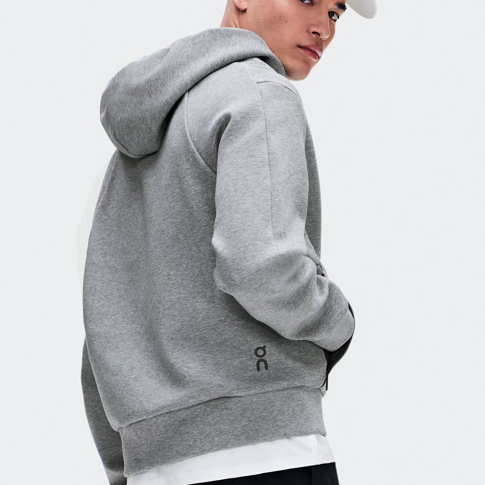 On Focus Tech Zip Hoodie Basalt